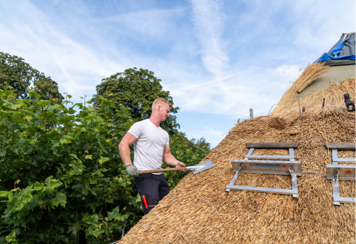 kosten rieten dak vervangen door dakpannen