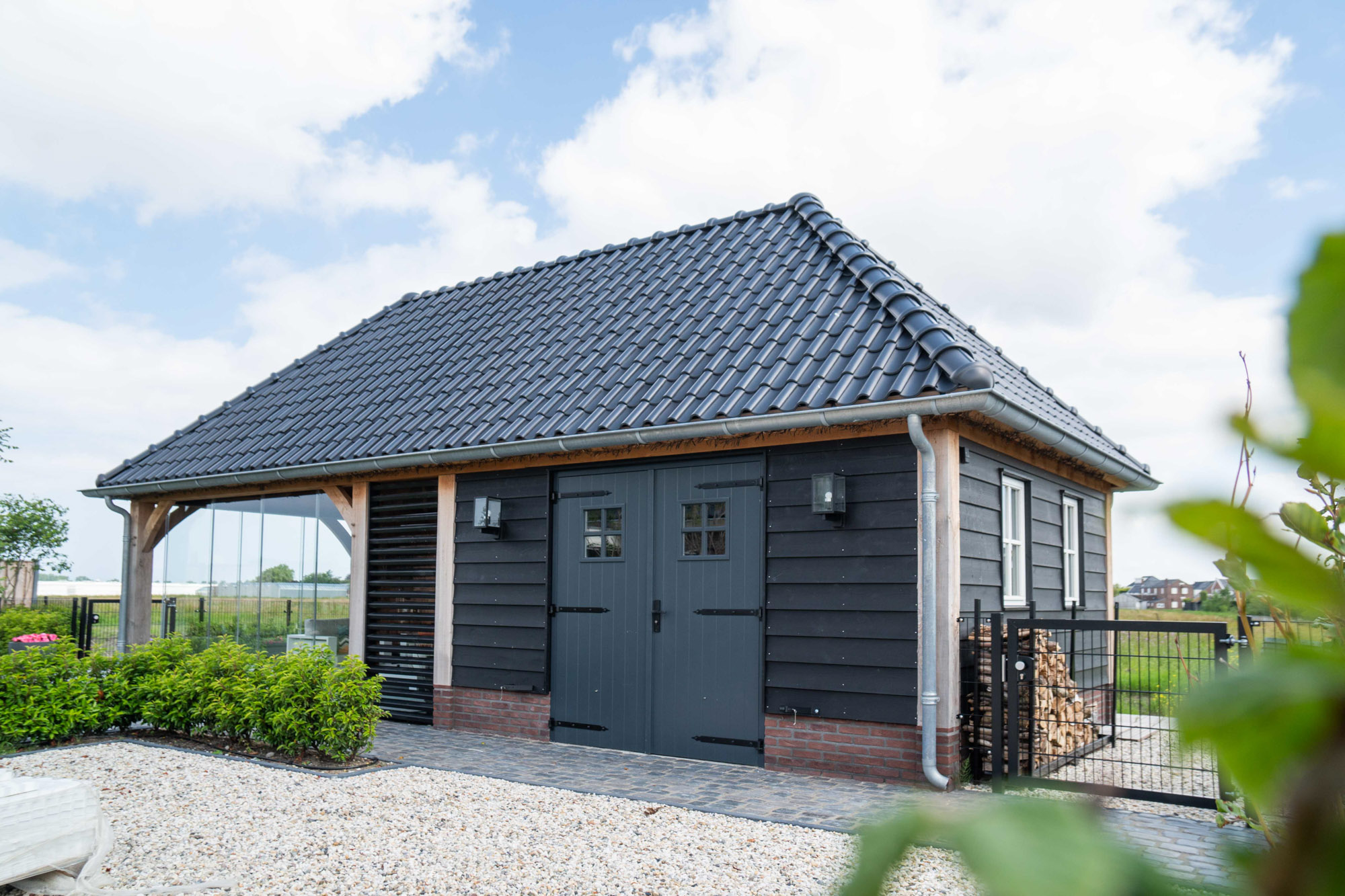 dakbedekking schuin dak schuur